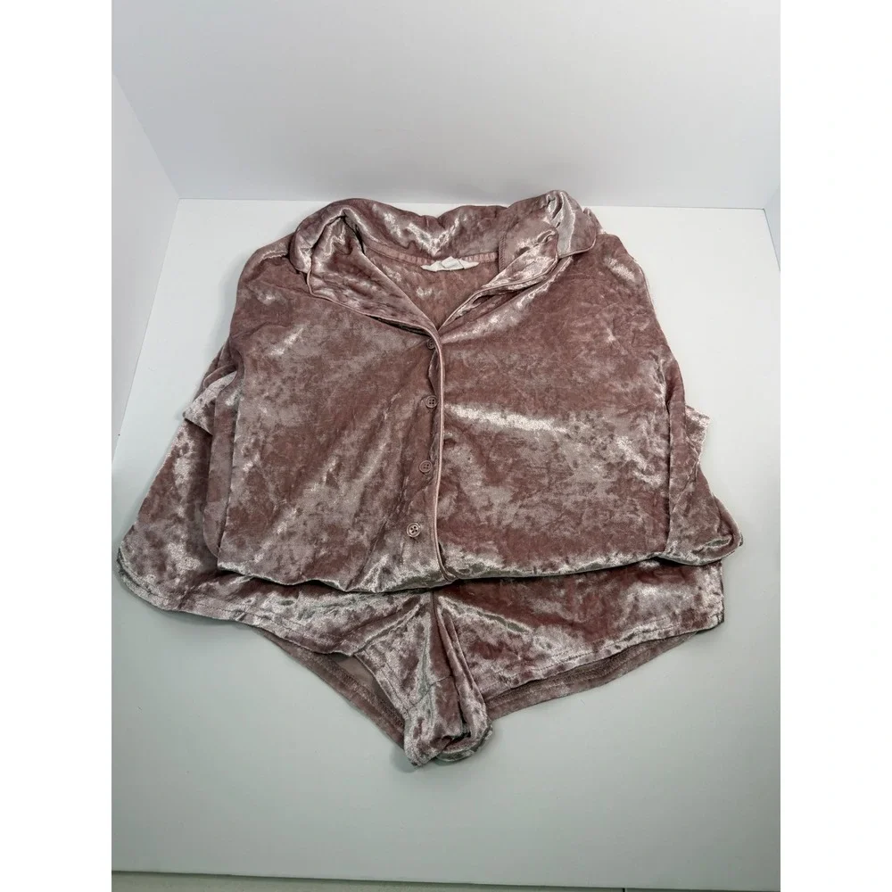 Danskin Womens Pink Crushed Velvet Pajama Set Short‎ Sleeve Button Top Cozy NWOT